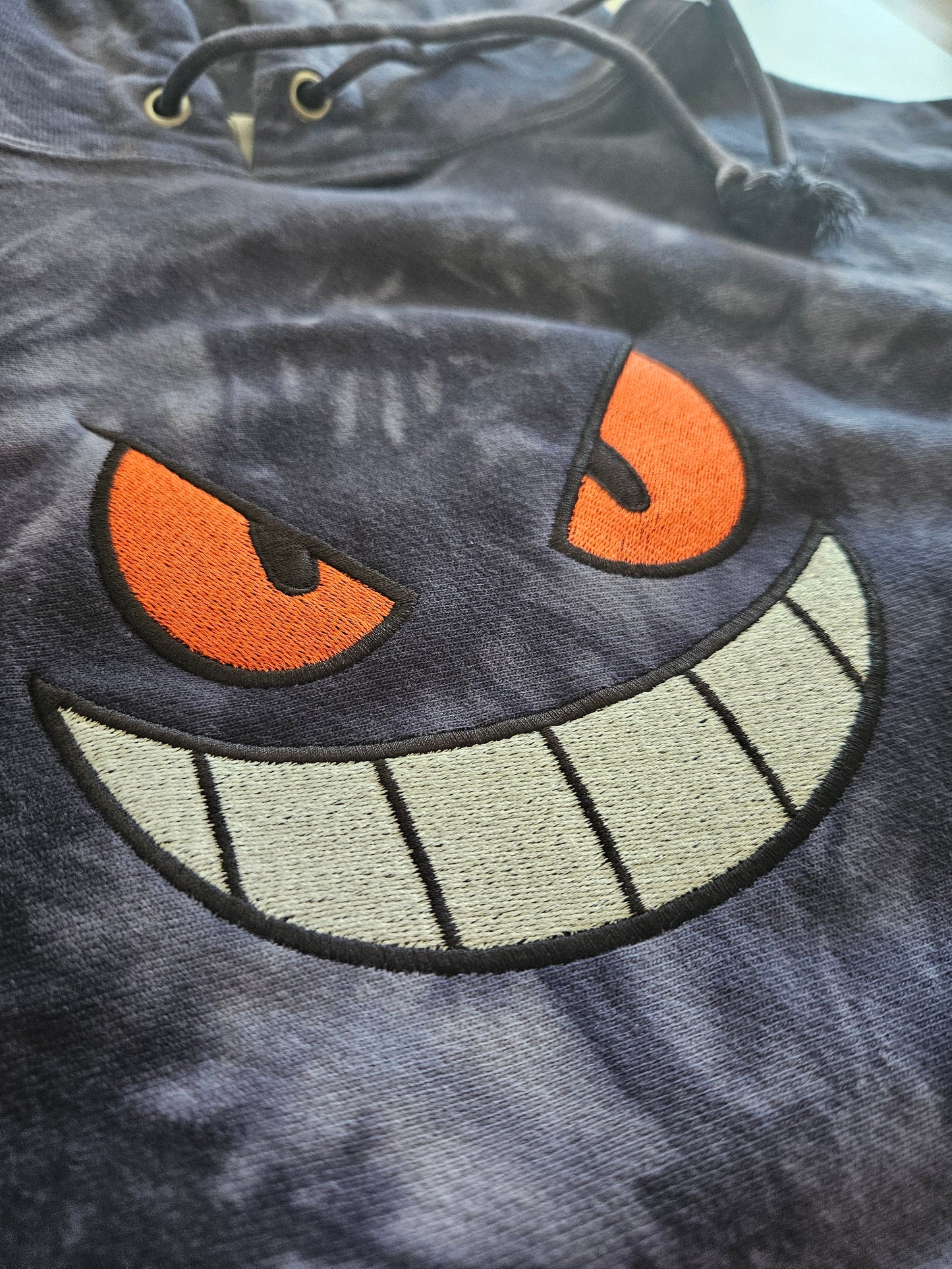 Sweat à capuche tie-dye Demon Inside