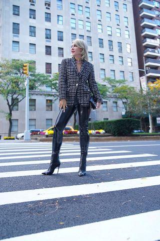 Blazer à carreaux en tweed noir et blanc – Veste cintrée chic pour femme