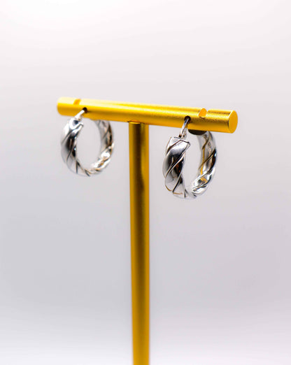Italian Twisted Texture Silver Hoop Earrings – Elegant Women’s Jewelry