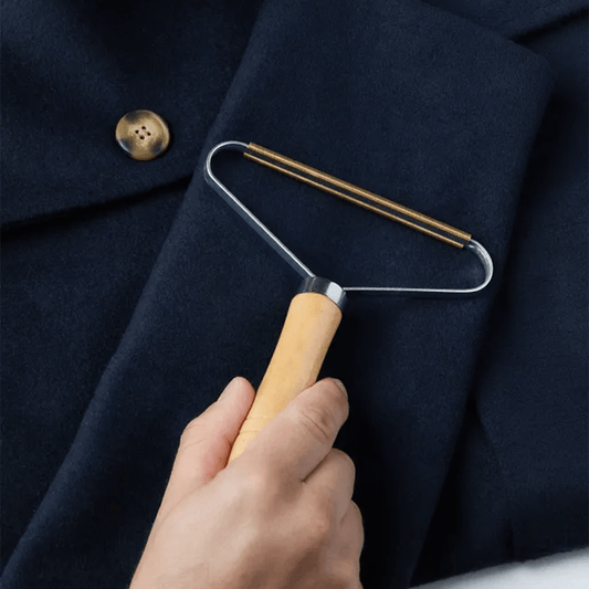 Effective Pet Hair Lint Remover made from Beech Wood- Eco-Friendly & Reusable - Lolomo!