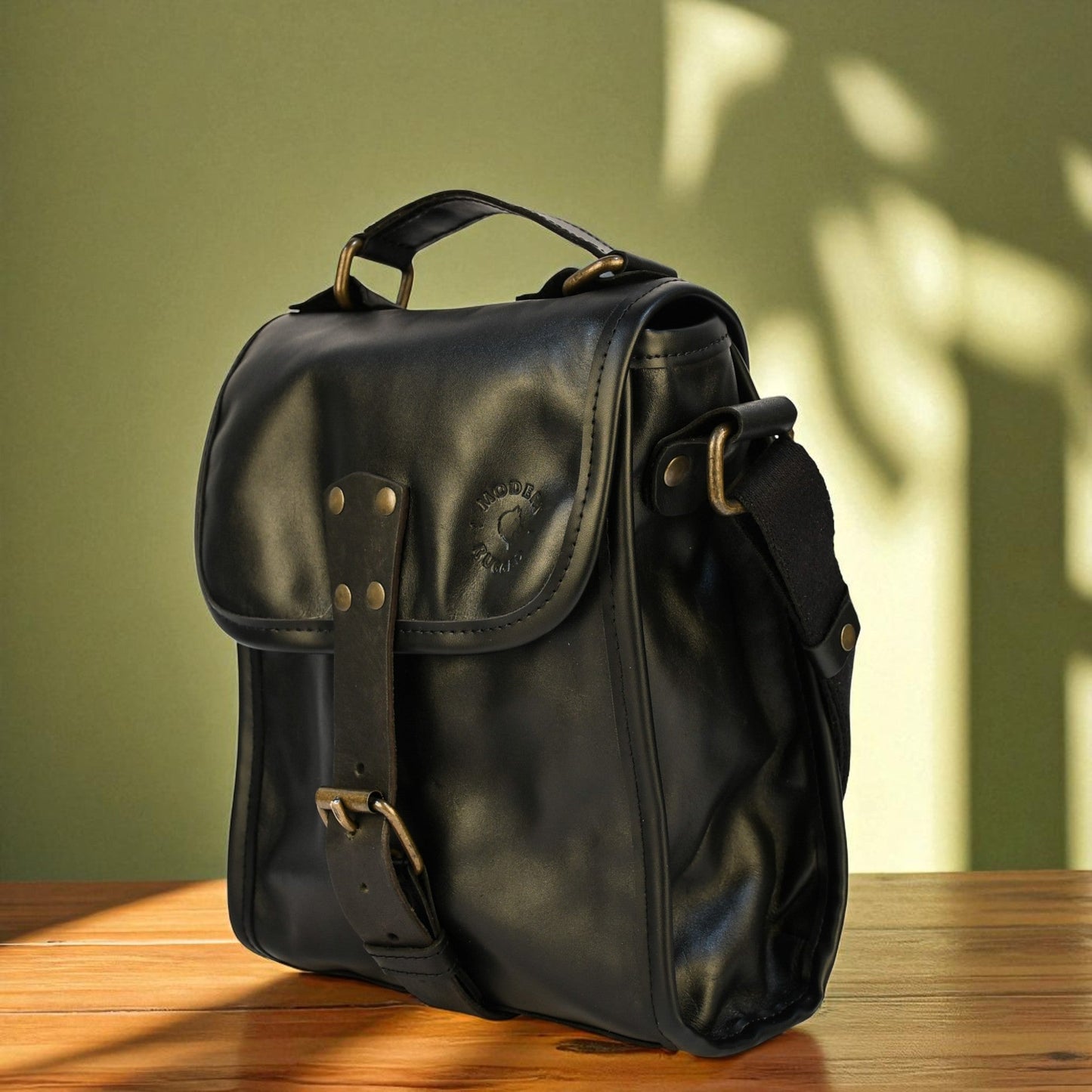 Petit sac cartable en cuir de vachette - Noir