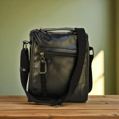 Petit sac cartable en cuir de vachette - Noir