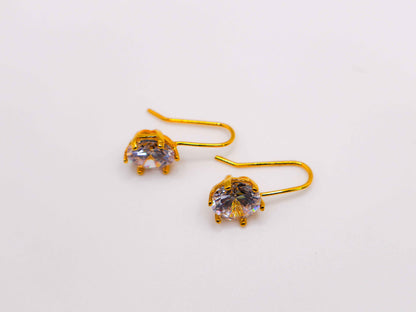 Elegant Golden Sparkle Drops – Luxurious Gold-Plated Earrings