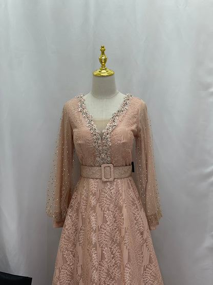 Elegant Lace Dress: Timeless Sophistication & Classic Beauty