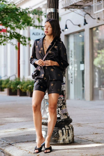 Short noir et or – Tenue de soirée élégante pour femme