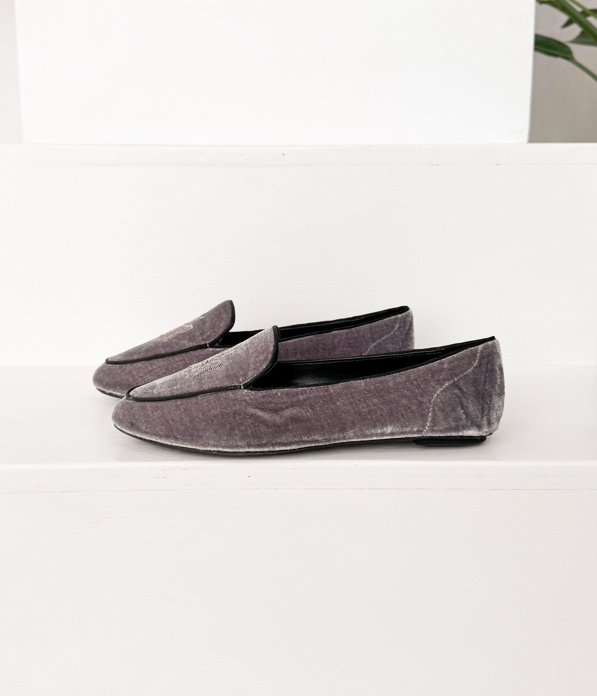 Butterfly Velvet Flats in Grey