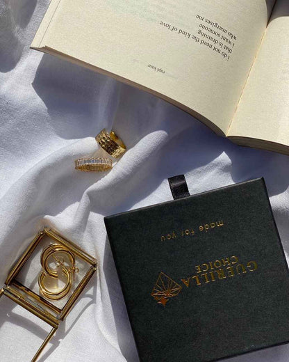 ELISE CHARM GOLD EARRINGS