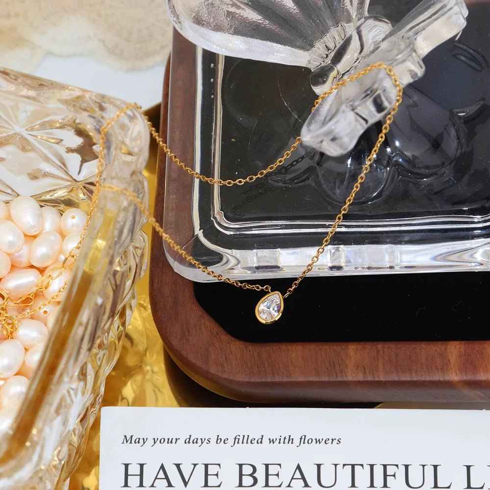 Larme de Lumière Necklace