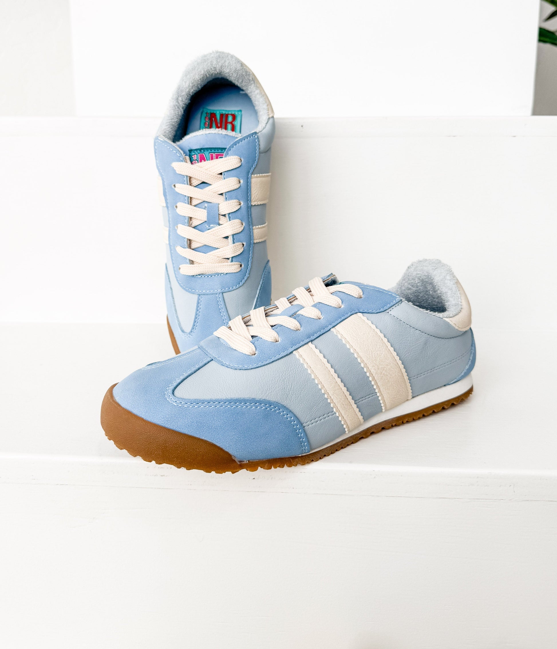 Madrid Sneaker in Light Blue