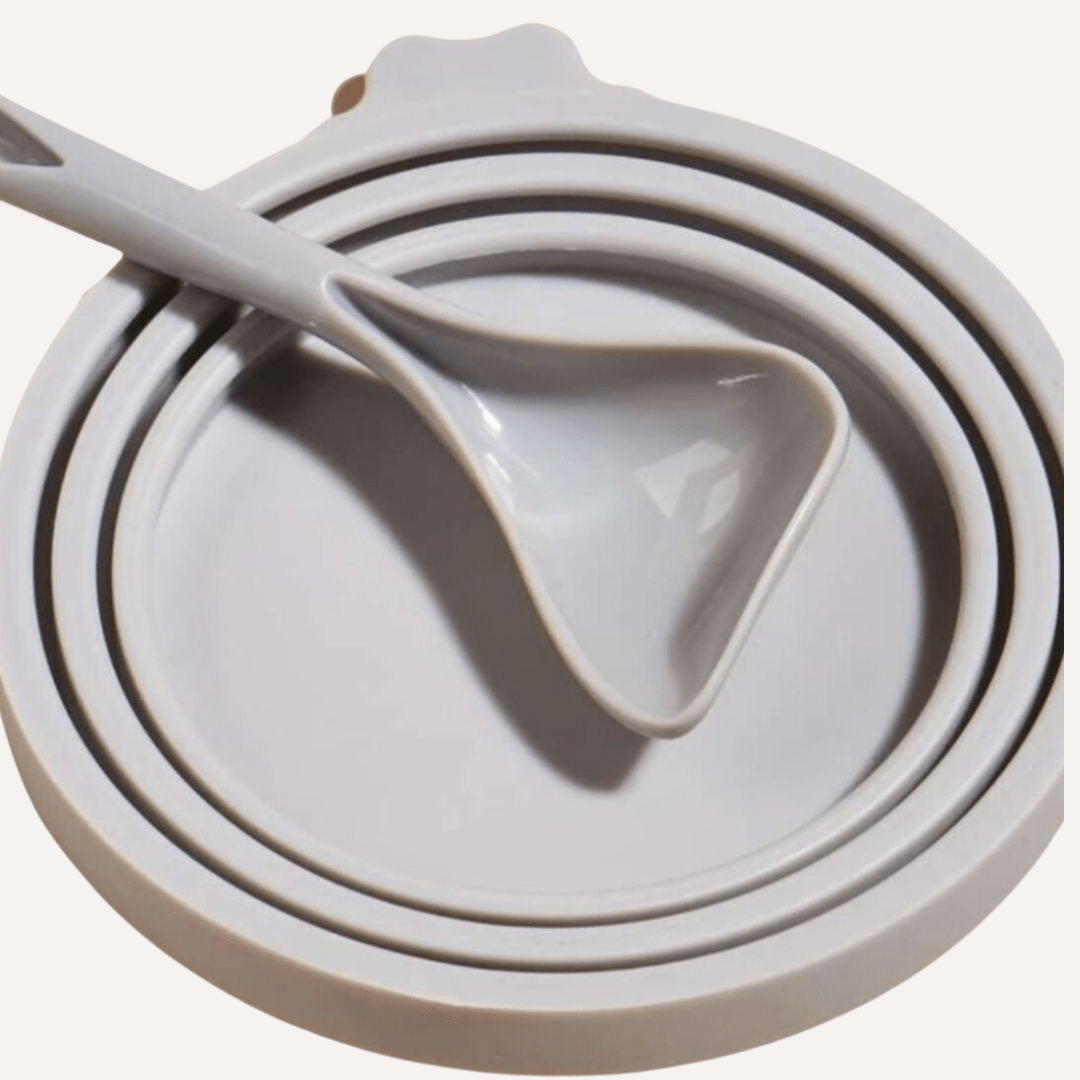 Pet Food Saver Lid with Spoon - BPA-Free Silicone, Keeps Food Fresh - Lolomo!