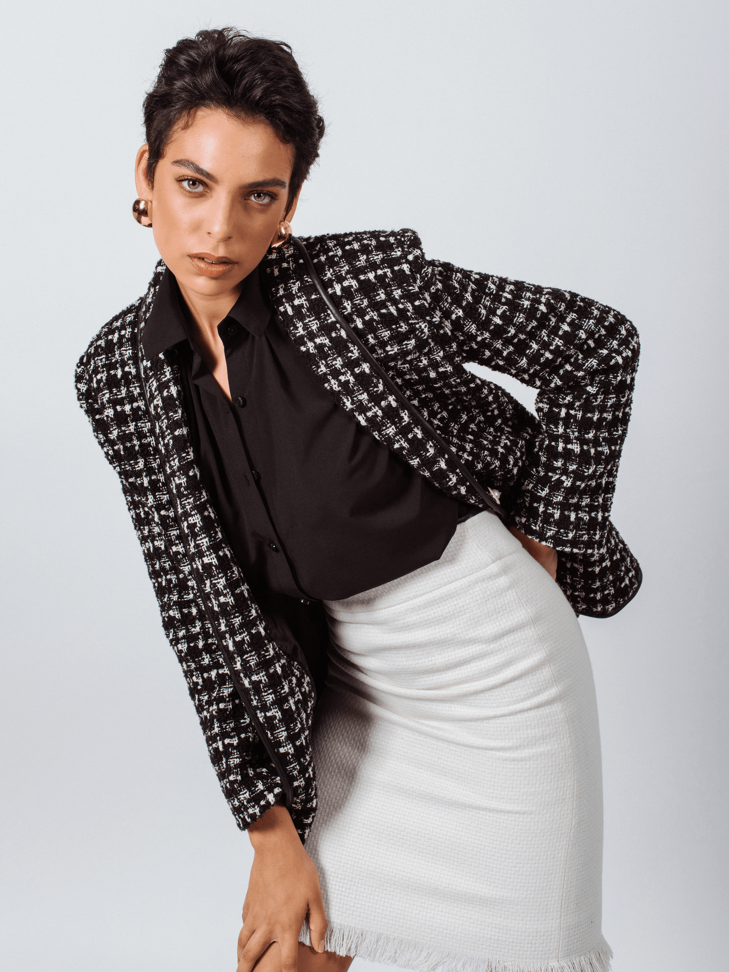 Blazer à carreaux en tweed noir et blanc – Veste cintrée chic pour femme